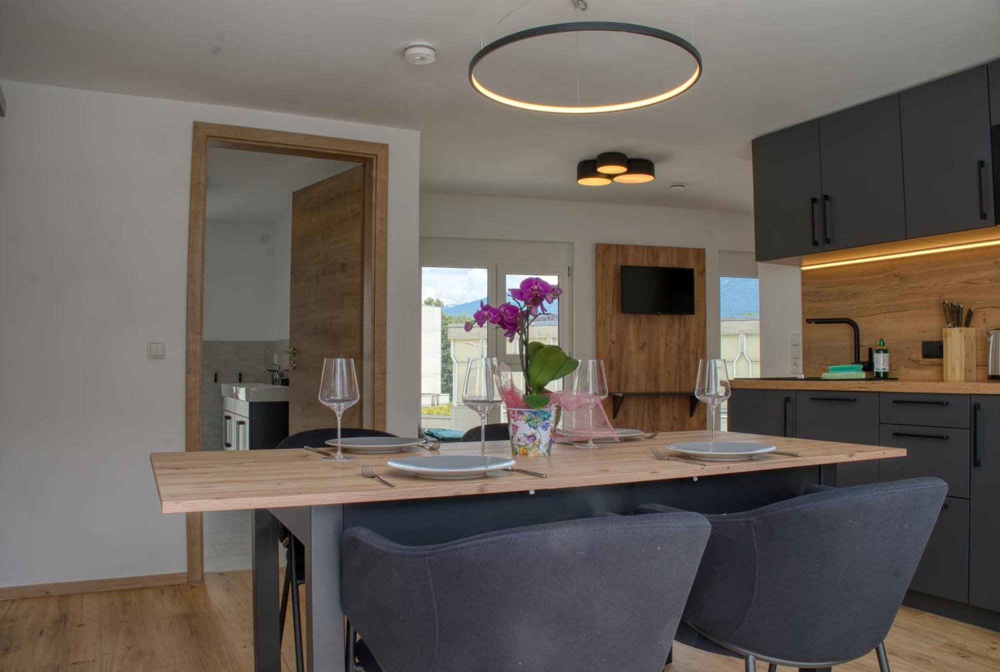 Myquartier City Chalets Инсбрук Екстериор снимка